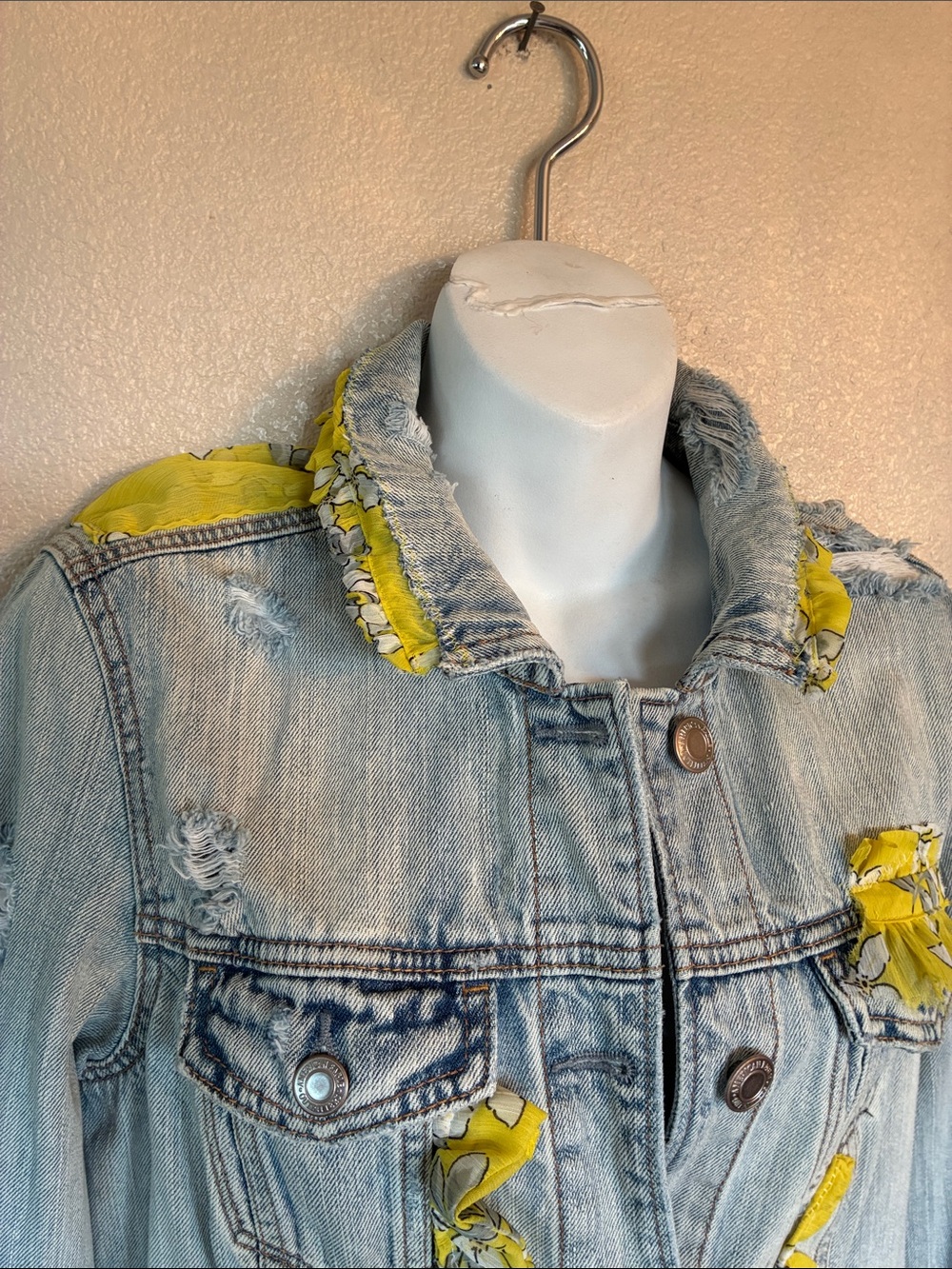 Ragamuffin Couture: embellished Denim Jacket women's M, yellow Floral ruffles - Picture 9 of 17